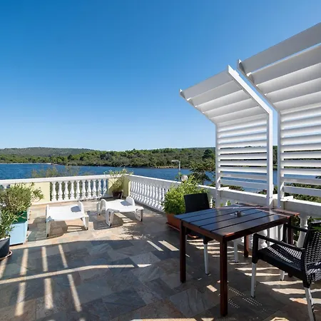 438b Apartment Veli Rat