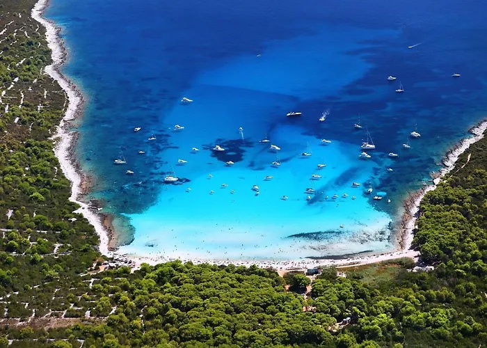 438b Διαμέρισμα *