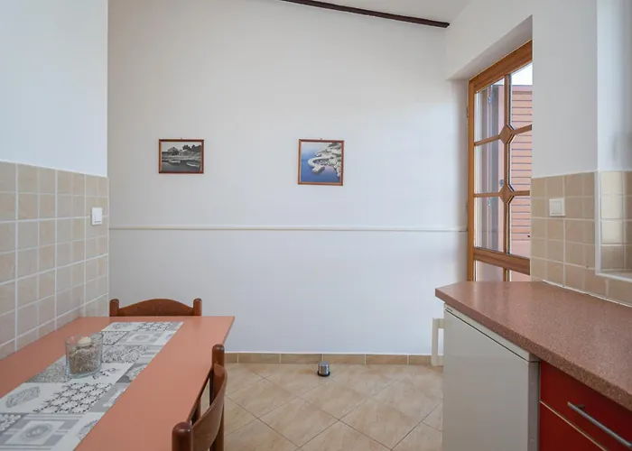 438b Διαμέρισμα