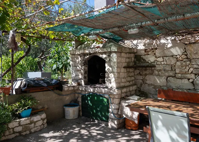 438b Διαμέρισμα *